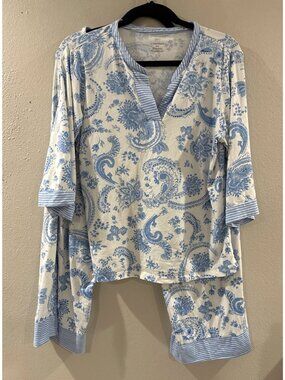 Flora Nikrooz Women's 2pc Blue & White Paisley 3/4 Sleeve Pajama Set Size M